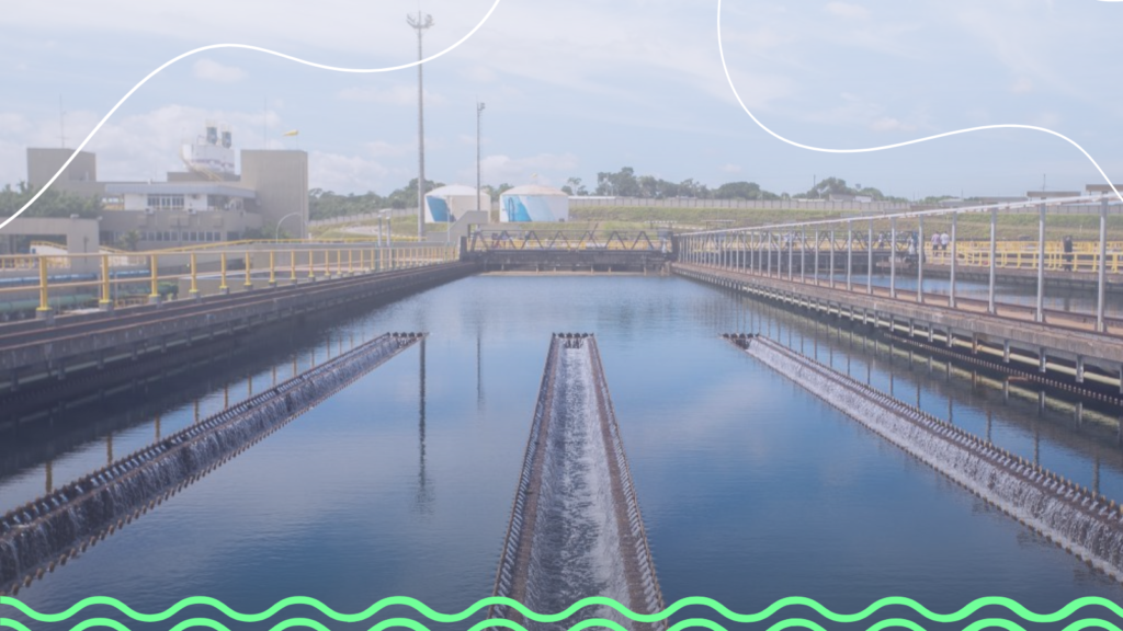 Estação de tratamento de água com infraestrutura moderna para preservação dos mananciais e redução de perdas de água durante a distribuição.